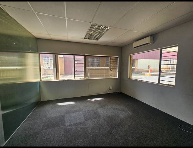 9,058M² WAREHOUSE FOR SALE IN TUNNEY